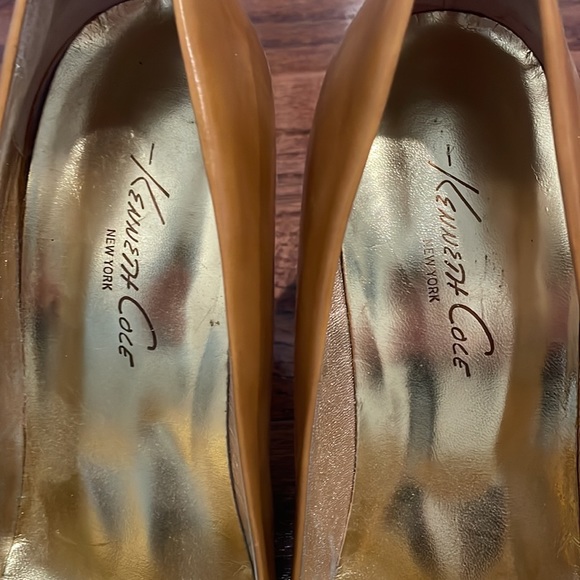 Kenneth Cole New York Size 10 Womens Tan Heels - Picture 2 of 8